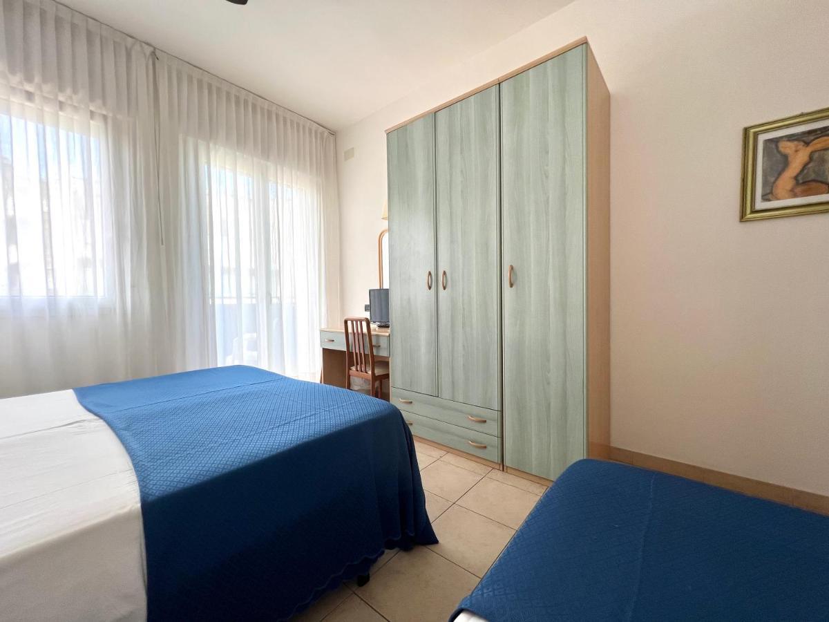 Hotel B&B Montecarlo Milano Marittima Exterior photo