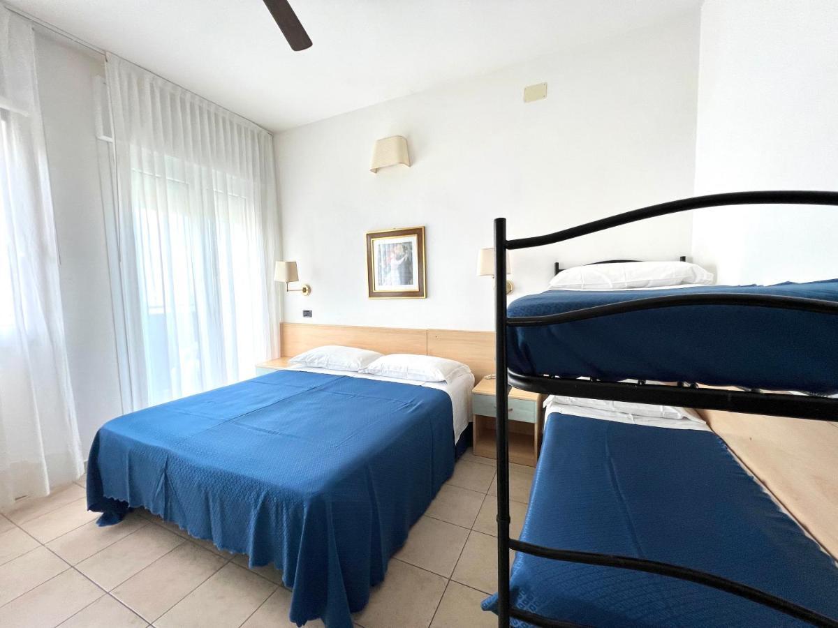 Hotel B&B Montecarlo Milano Marittima Exterior photo