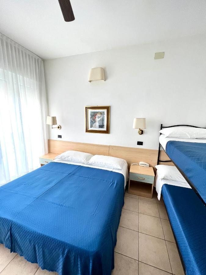 Hotel B&B Montecarlo Milano Marittima Exterior photo
