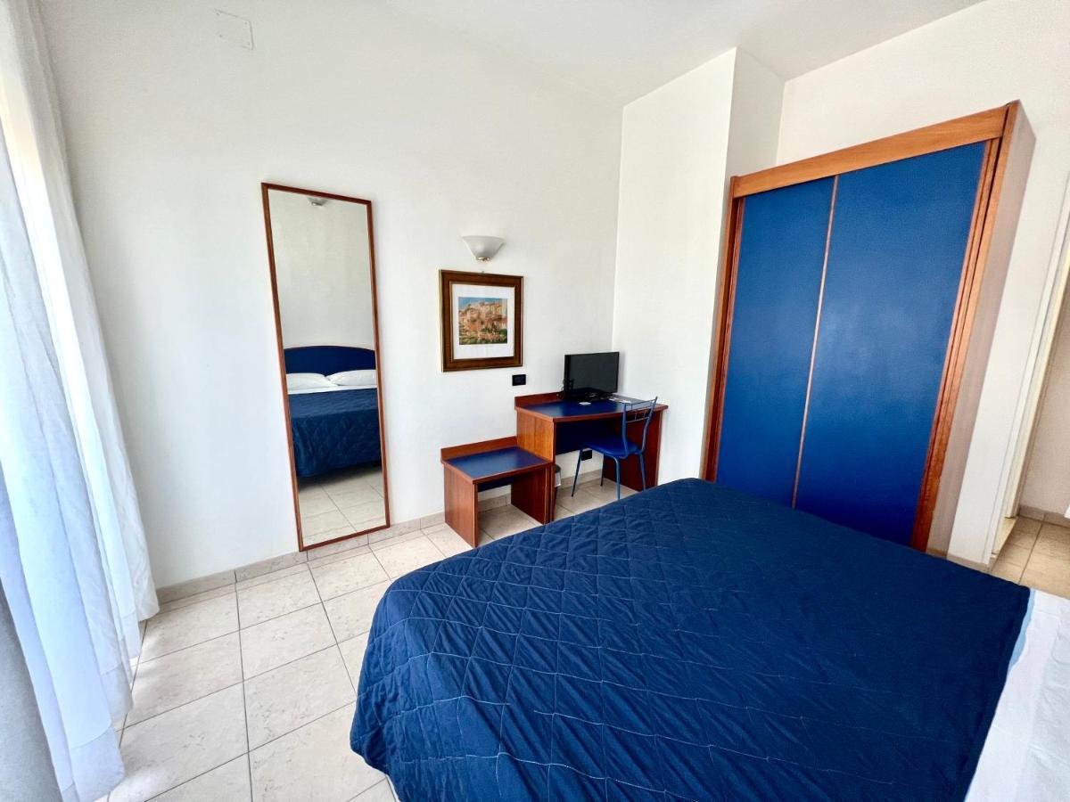 Hotel B&B Montecarlo Milano Marittima Exterior photo