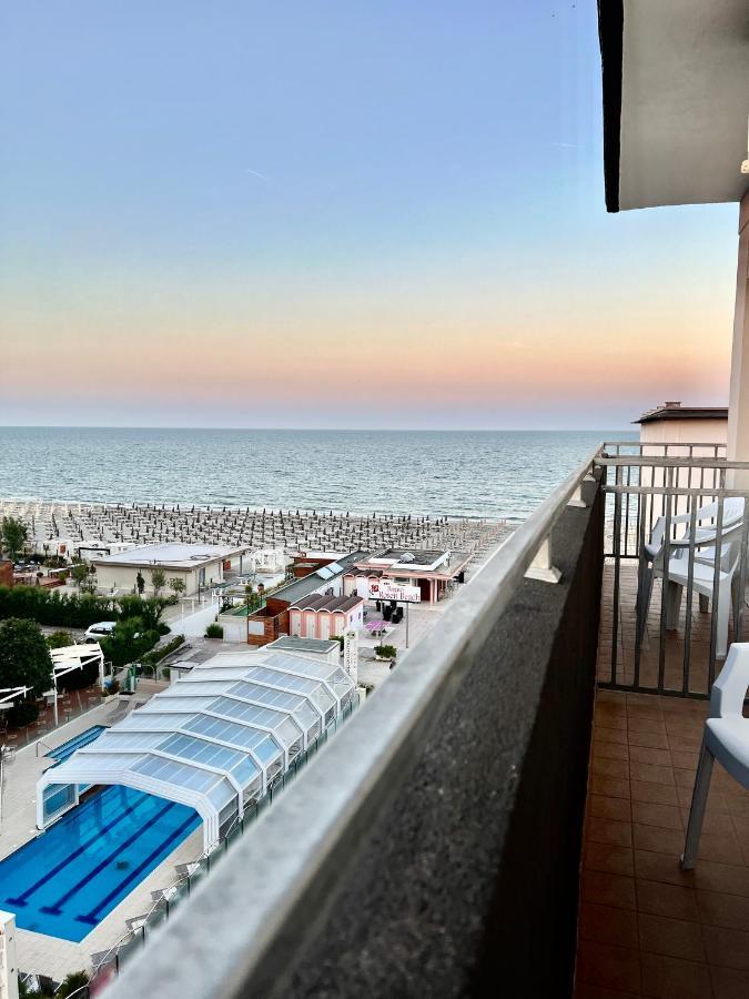 Hotel B&B Montecarlo Milano Marittima Exterior photo