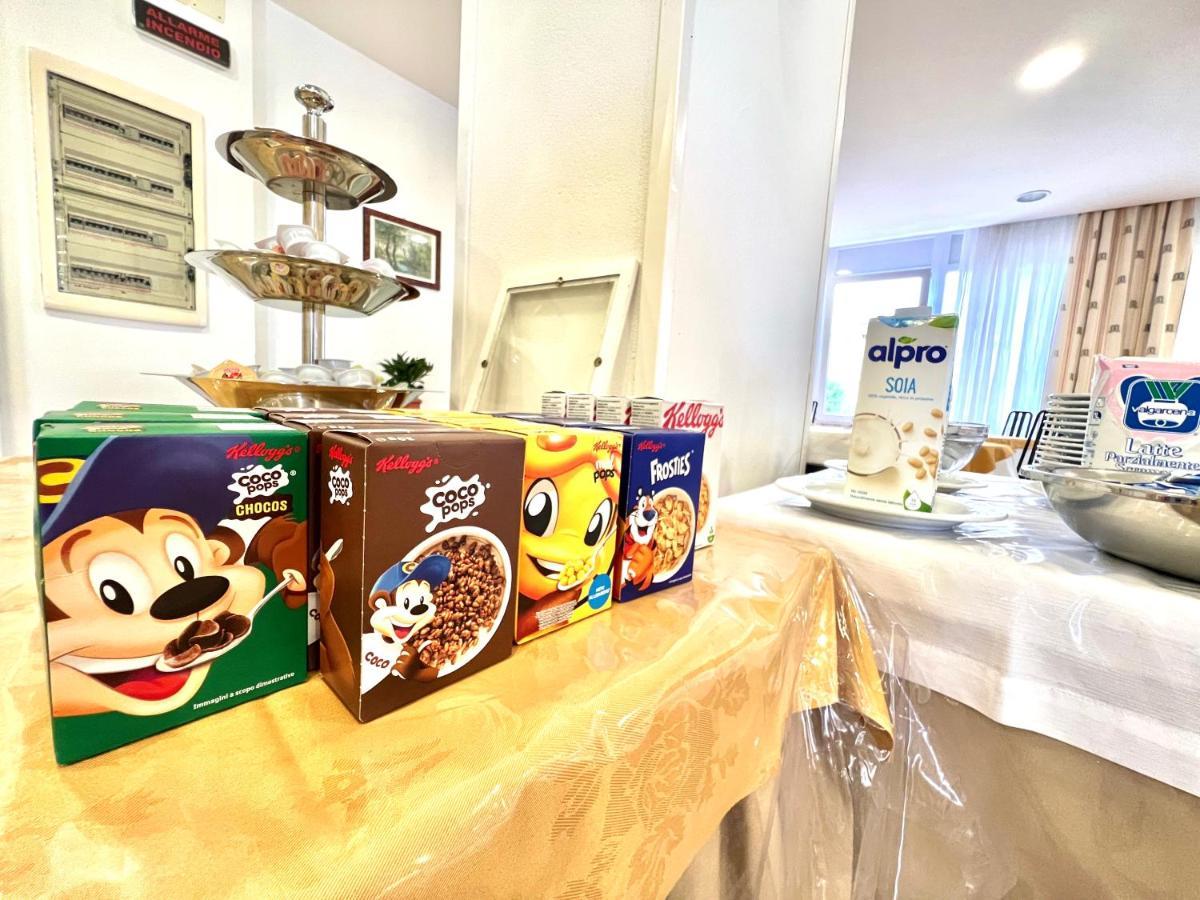 Hotel B&B Montecarlo Milano Marittima Exterior photo