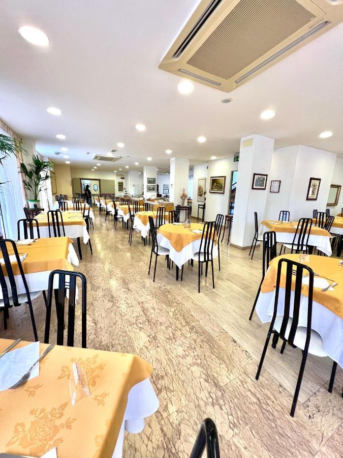 Hotel B&B Montecarlo Milano Marittima Exterior photo