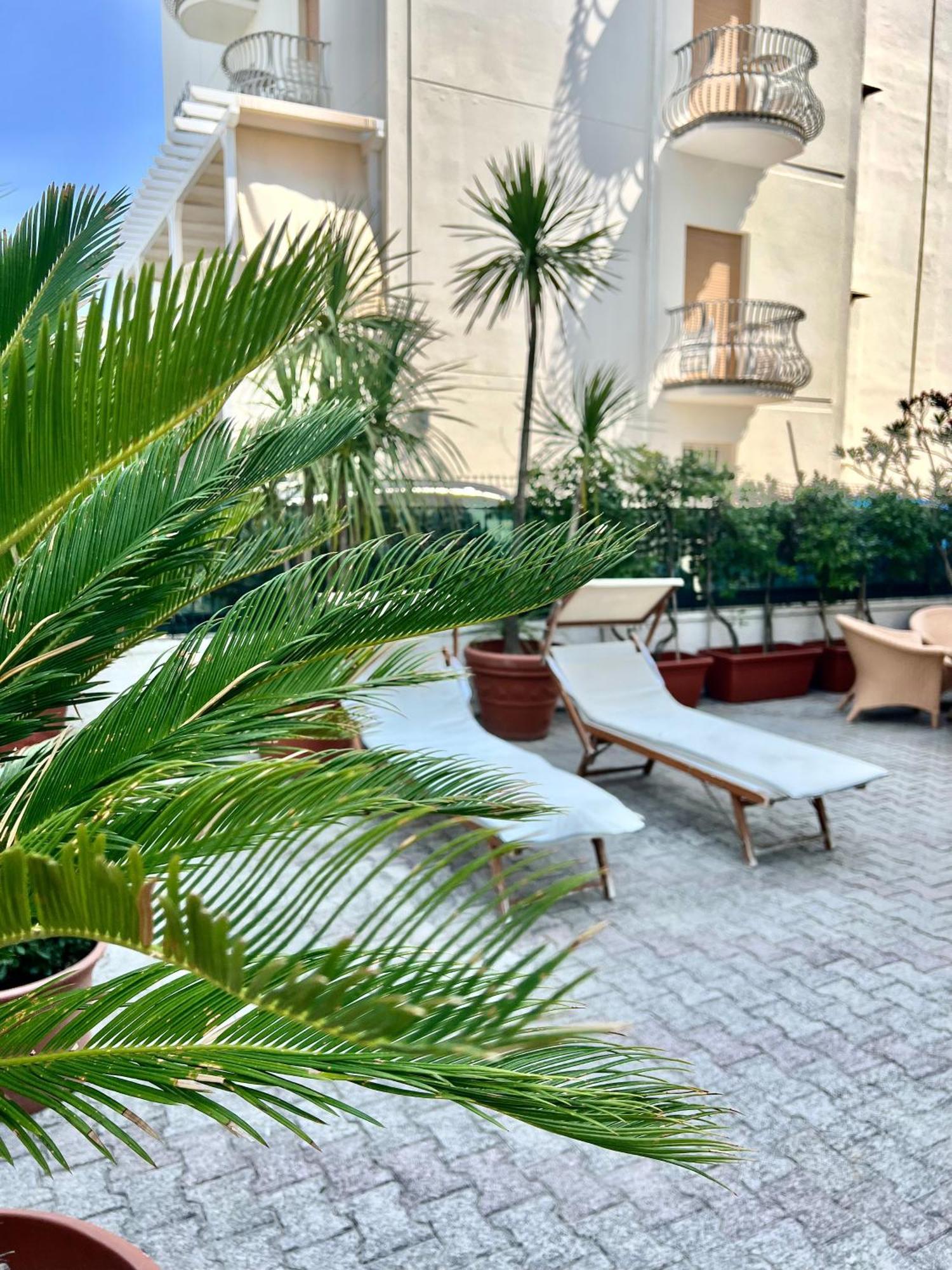 Hotel B&B Montecarlo Milano Marittima Exterior photo